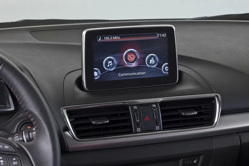 2014-Mazda3-Sedan-Photo-Leak-Center-Infotainment-Screen.jpg