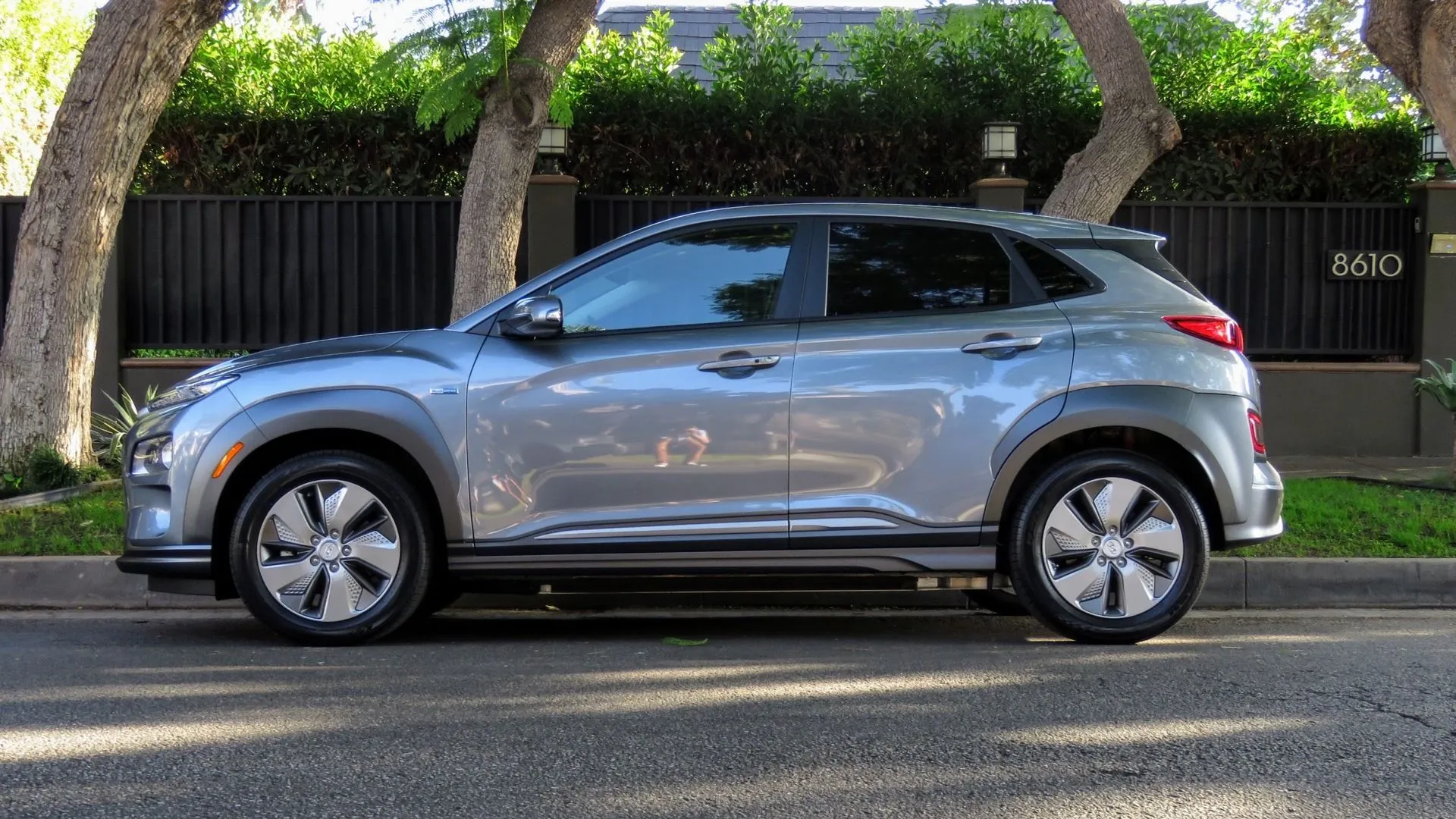 2019-hyundai-kona-electric_100675192.jpg