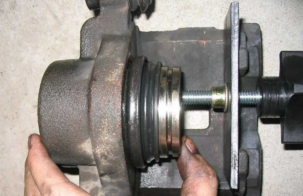 23 Offset Pushing In With Manual Help.webp