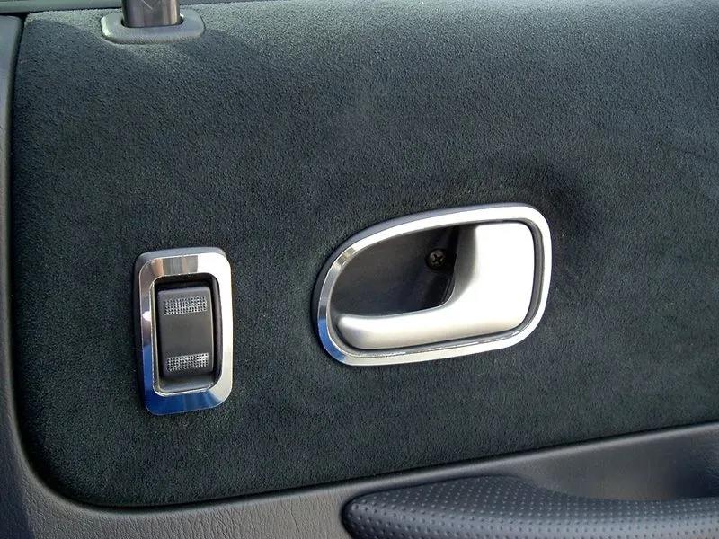 800x600_chromedashtrim08.jpg
