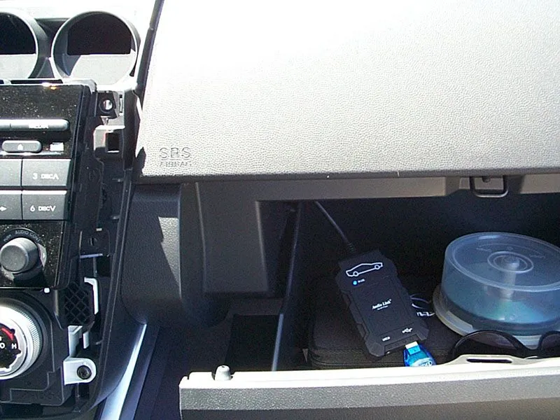 AL8-glove box.jpg
