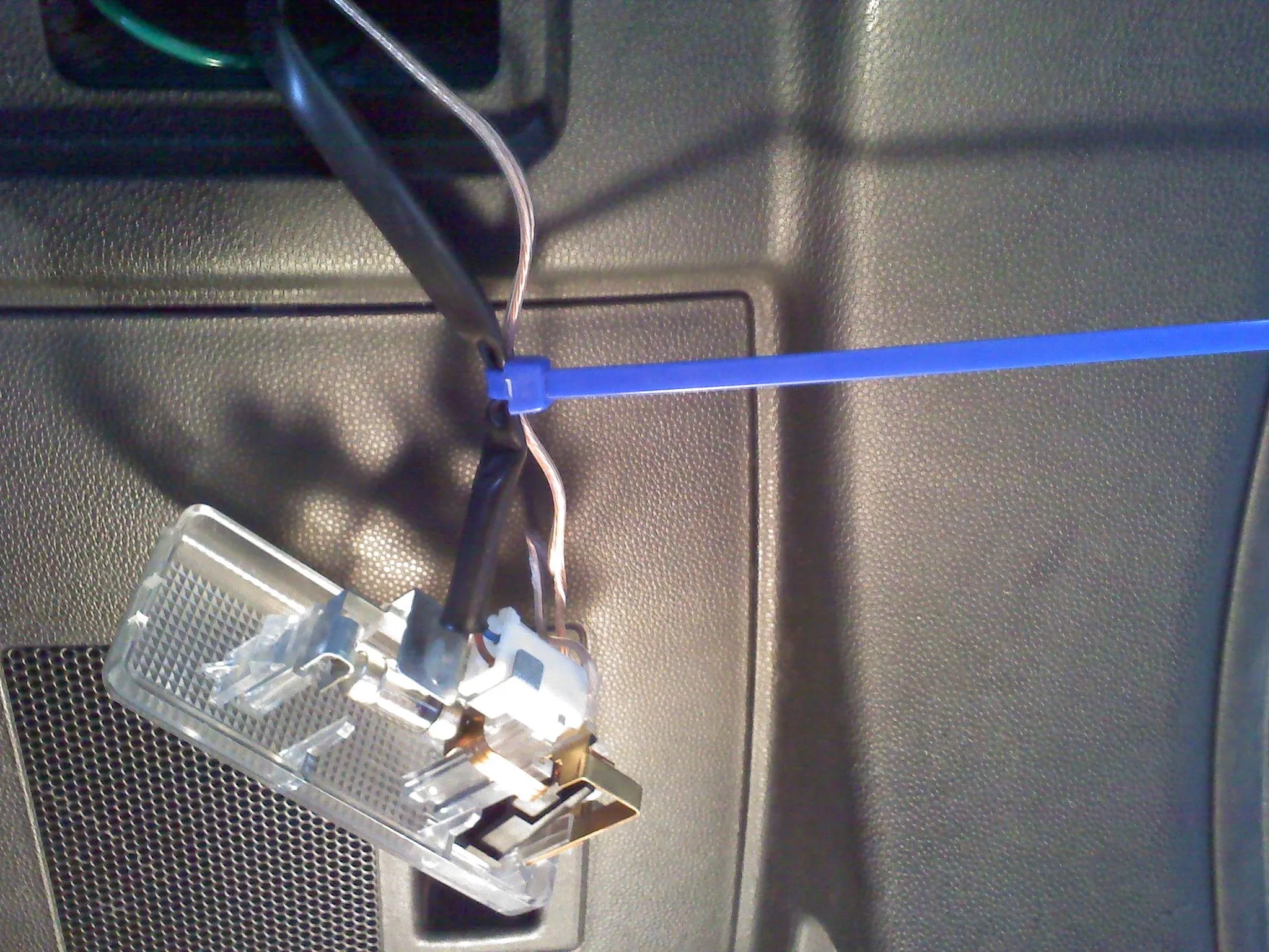 Cable tie & Cut.jpg