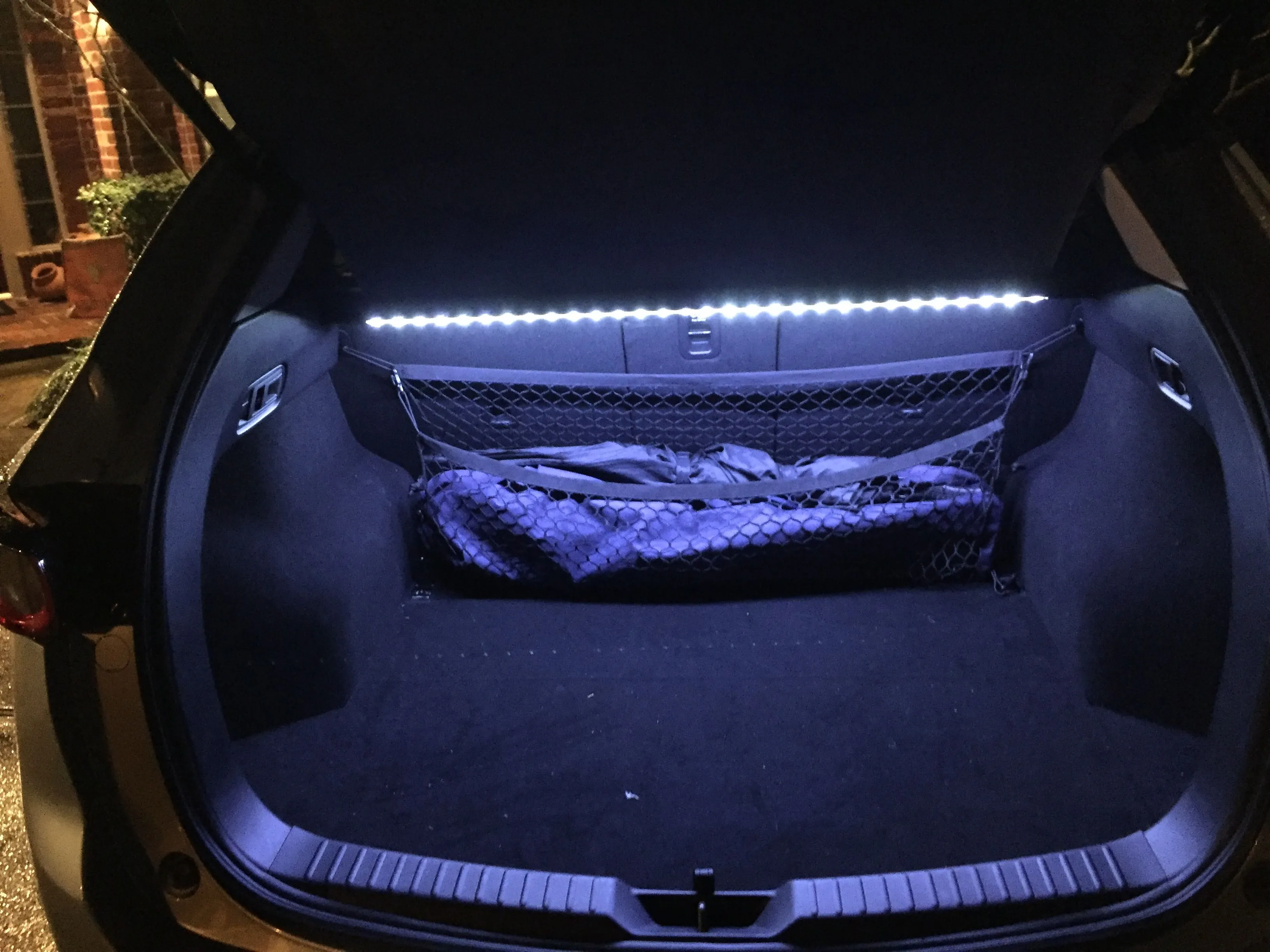 CX-5 cargo - tonneau LED strip hires.JPG