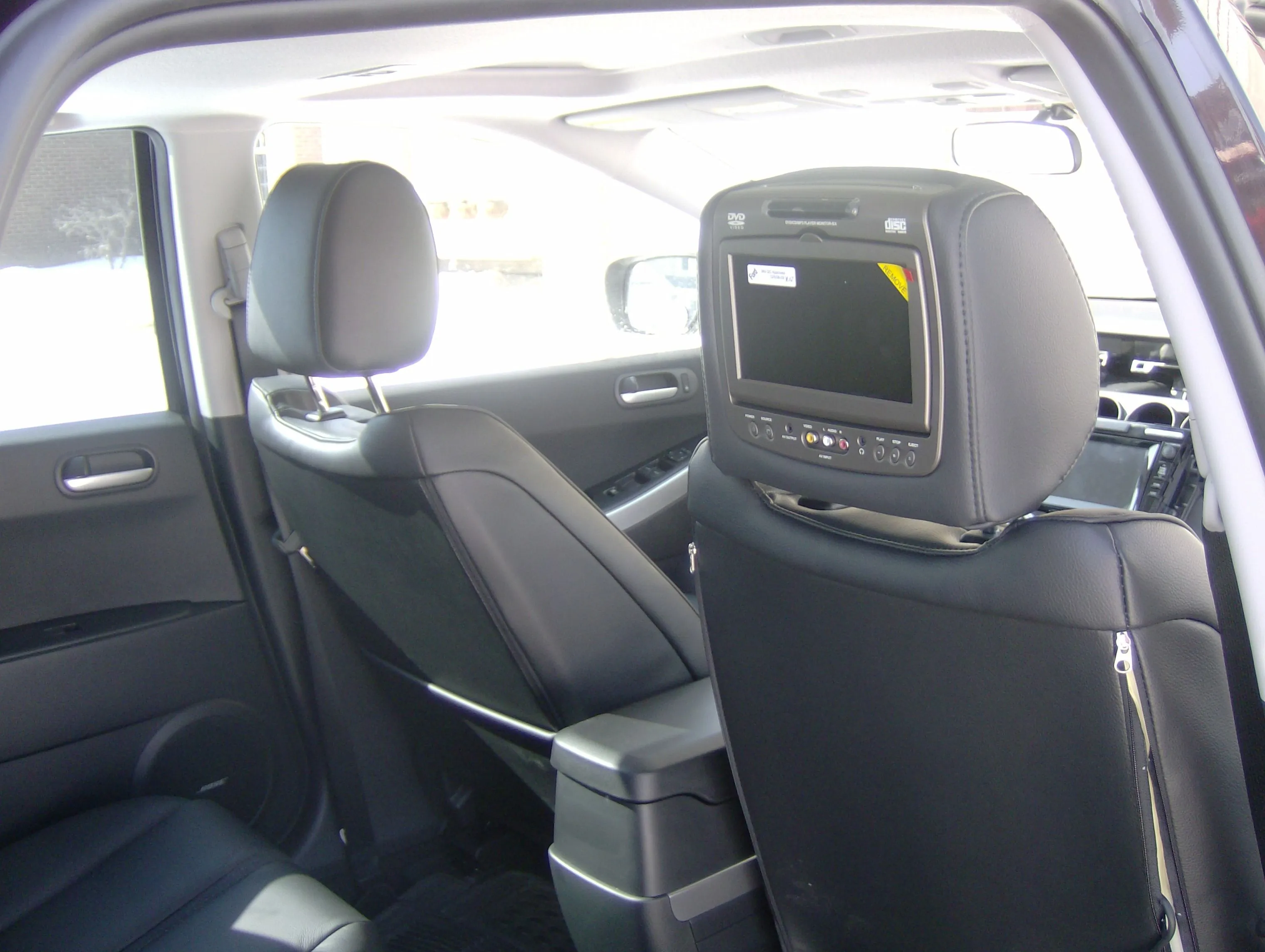 CX-7 DVD Headrests 010.jpg