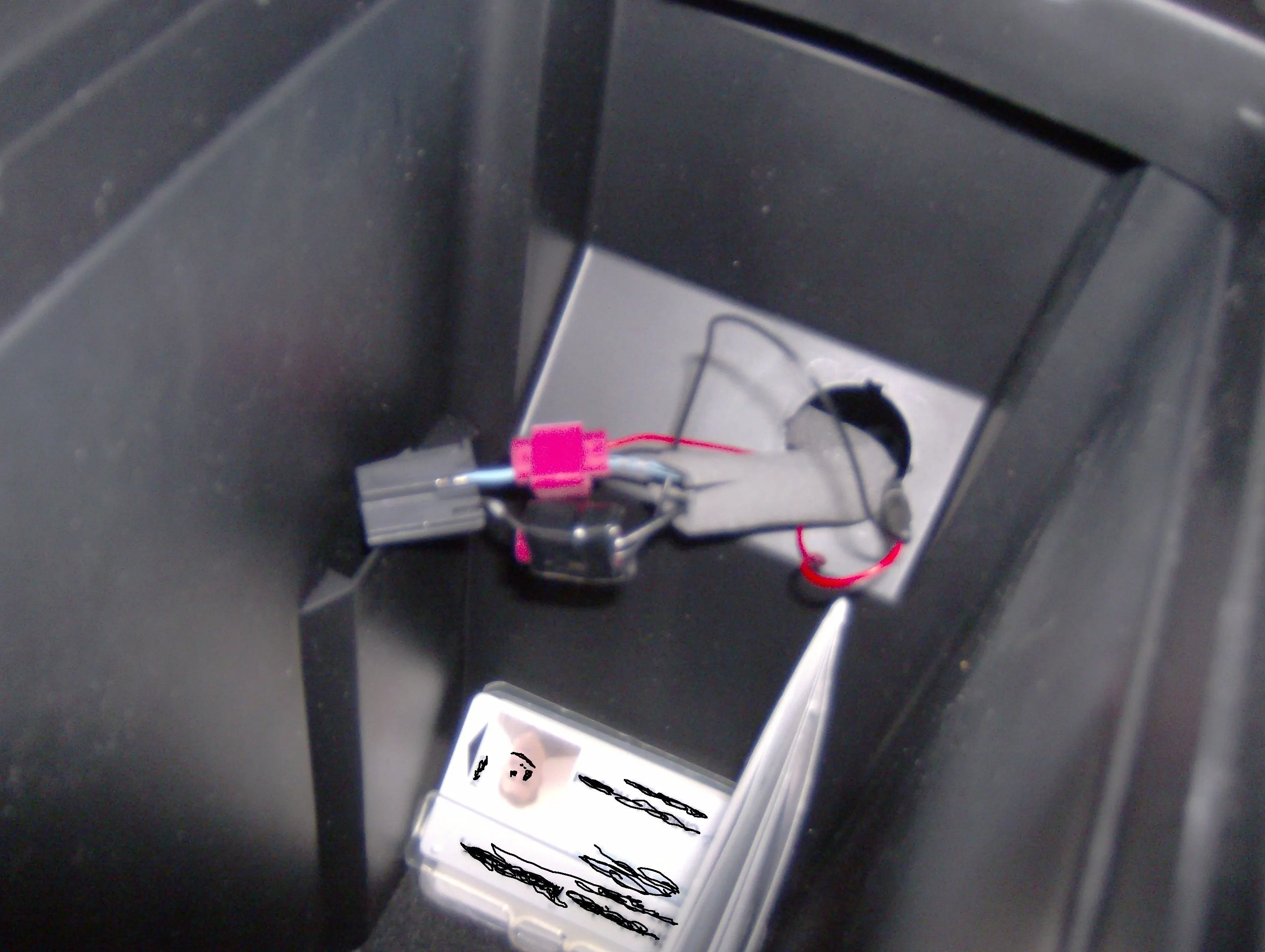 CX-7 DVD Headrests 026.jpg