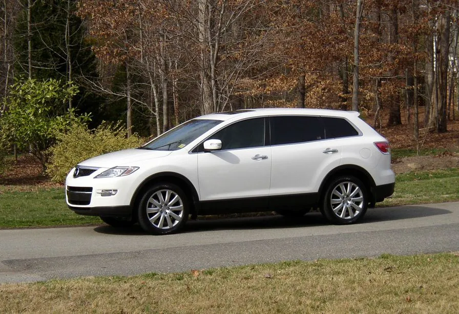 CX-9 No Molding.jpg