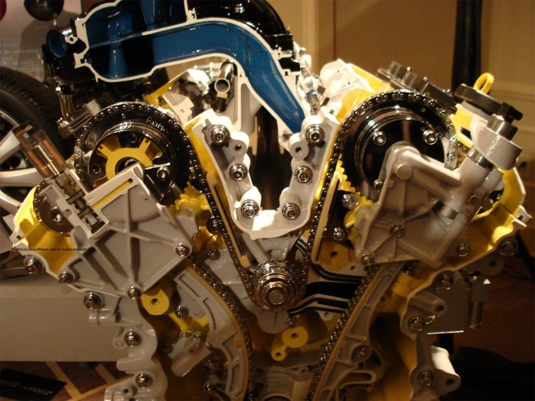 cx9 engine cutaway.jpg