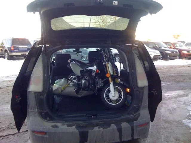 DRZ70 Mazda5 002.jpg