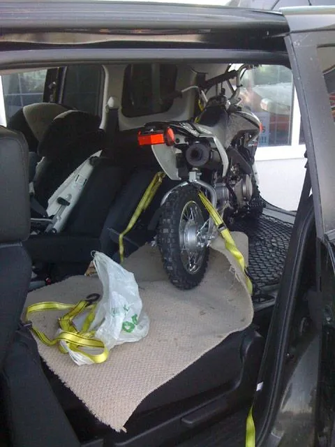 DRZ70 Mazda5 004.jpg