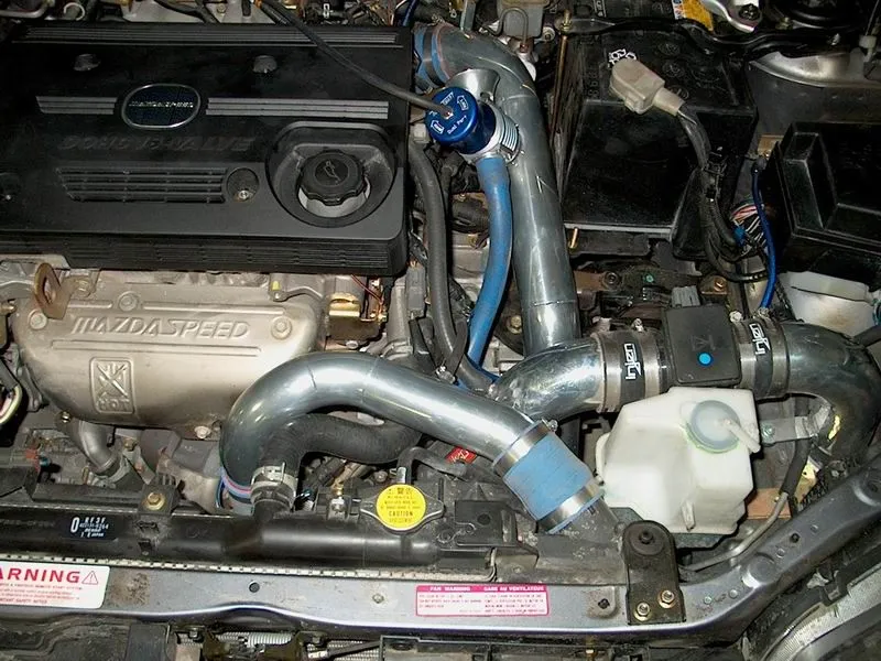 Engine Bay 010500 09.JPG
