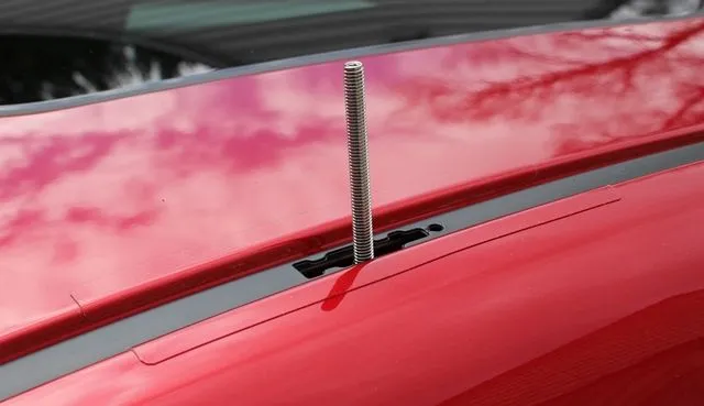 Feet screw.JPG