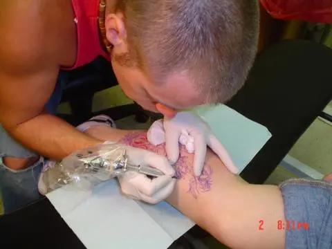 gettingtattooed.webp