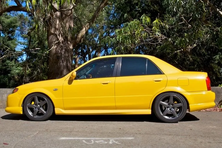 itsyellow.jpg