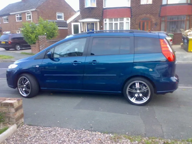 m5 w. roof rails.jpg