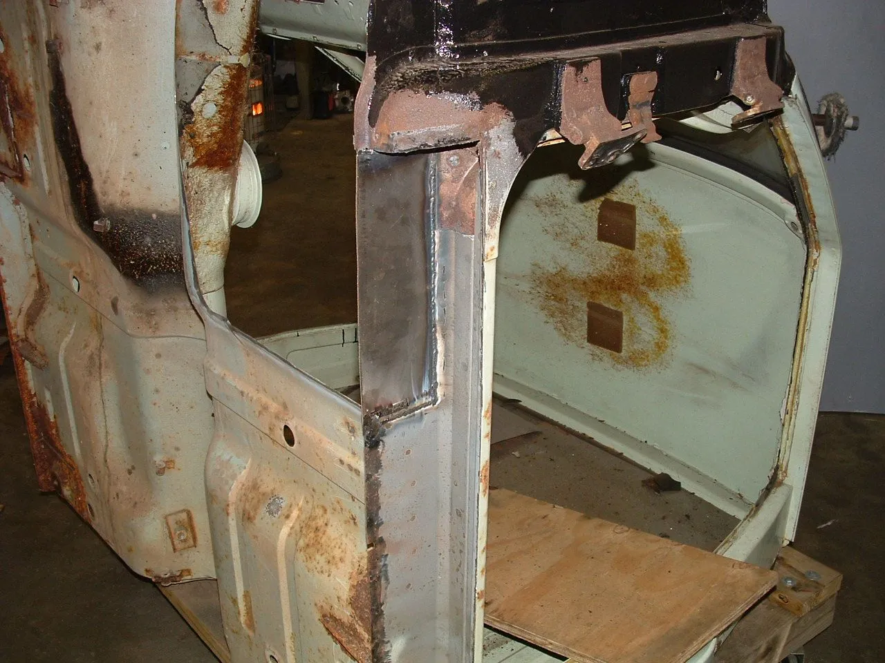 Mazda 1200 Inner rocker installed.JPG