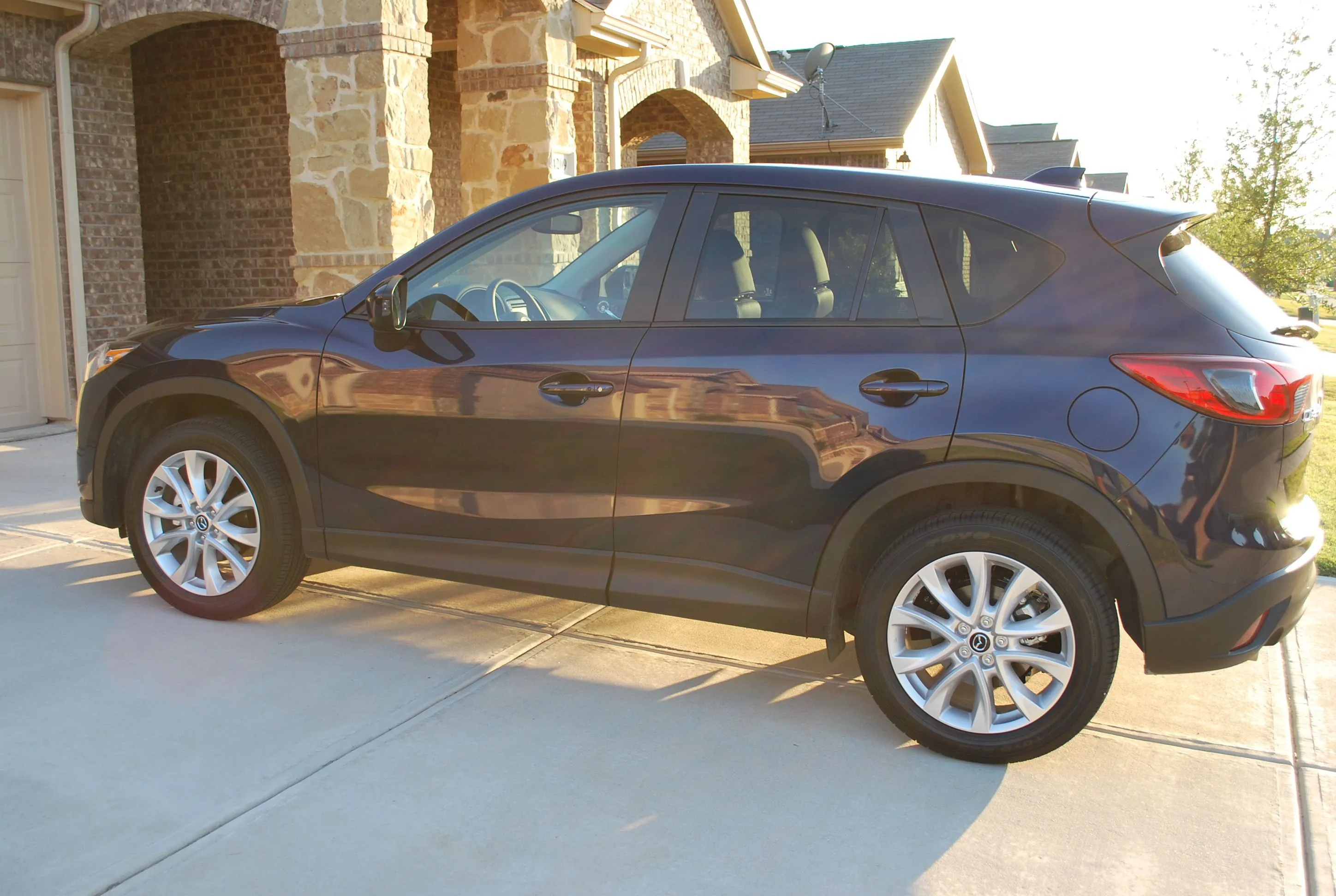 Mazda CX-5ExteriorLeft.jpg