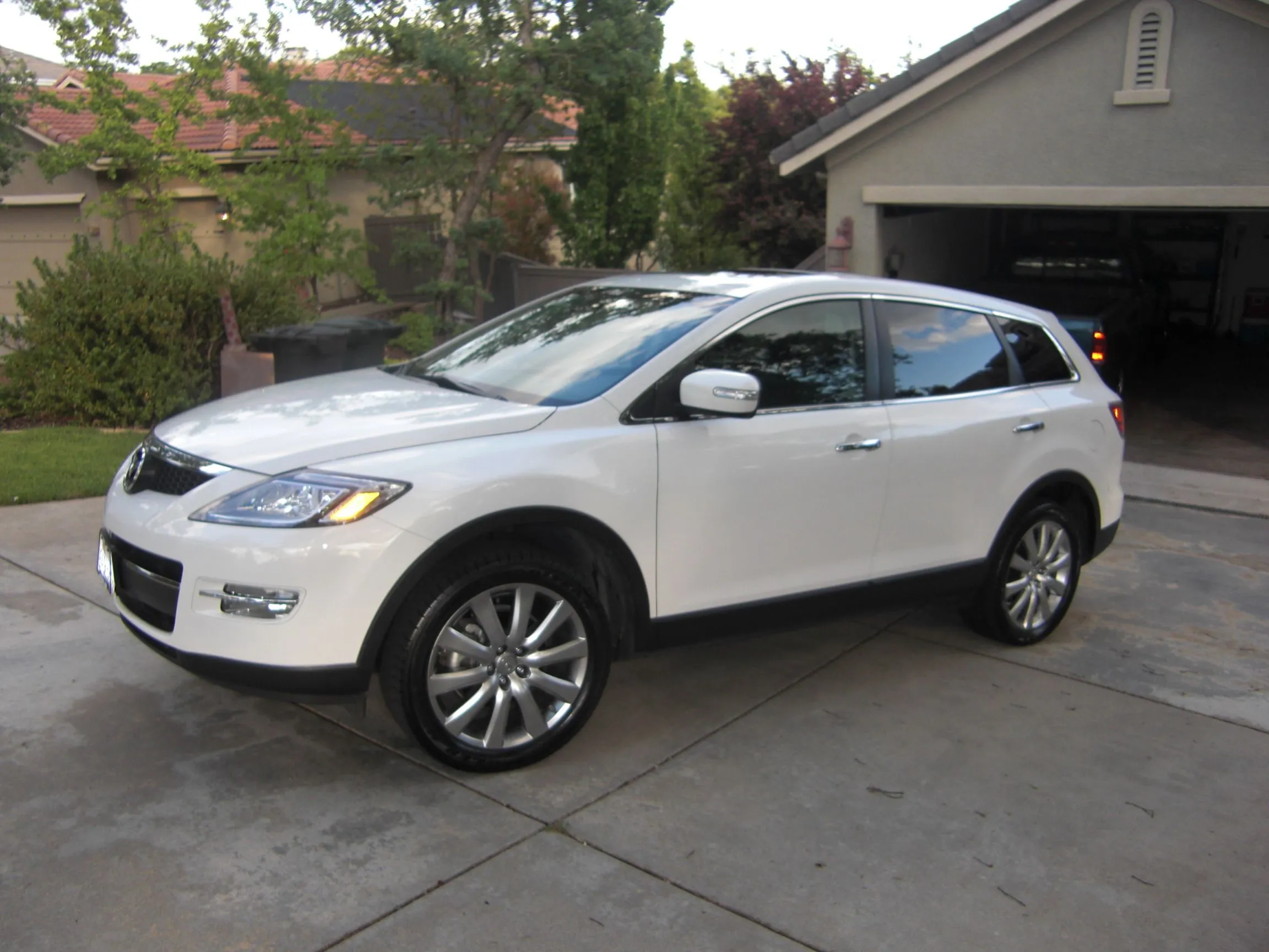 Mazda CX-9 1.JPG