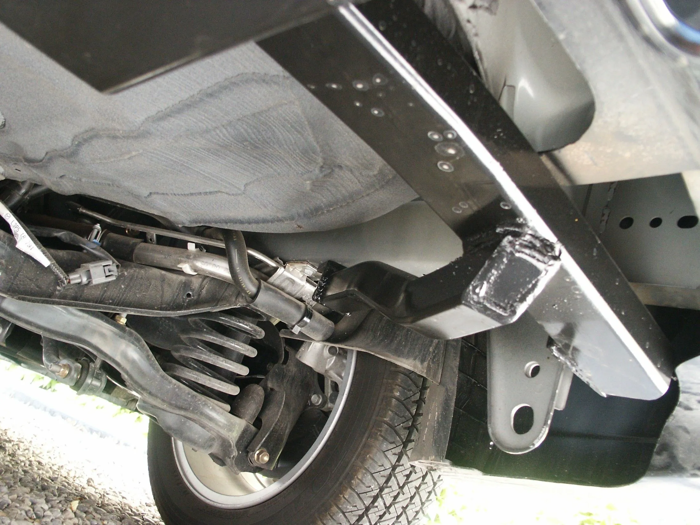 Mazda hitch 1@ pax side.jpg