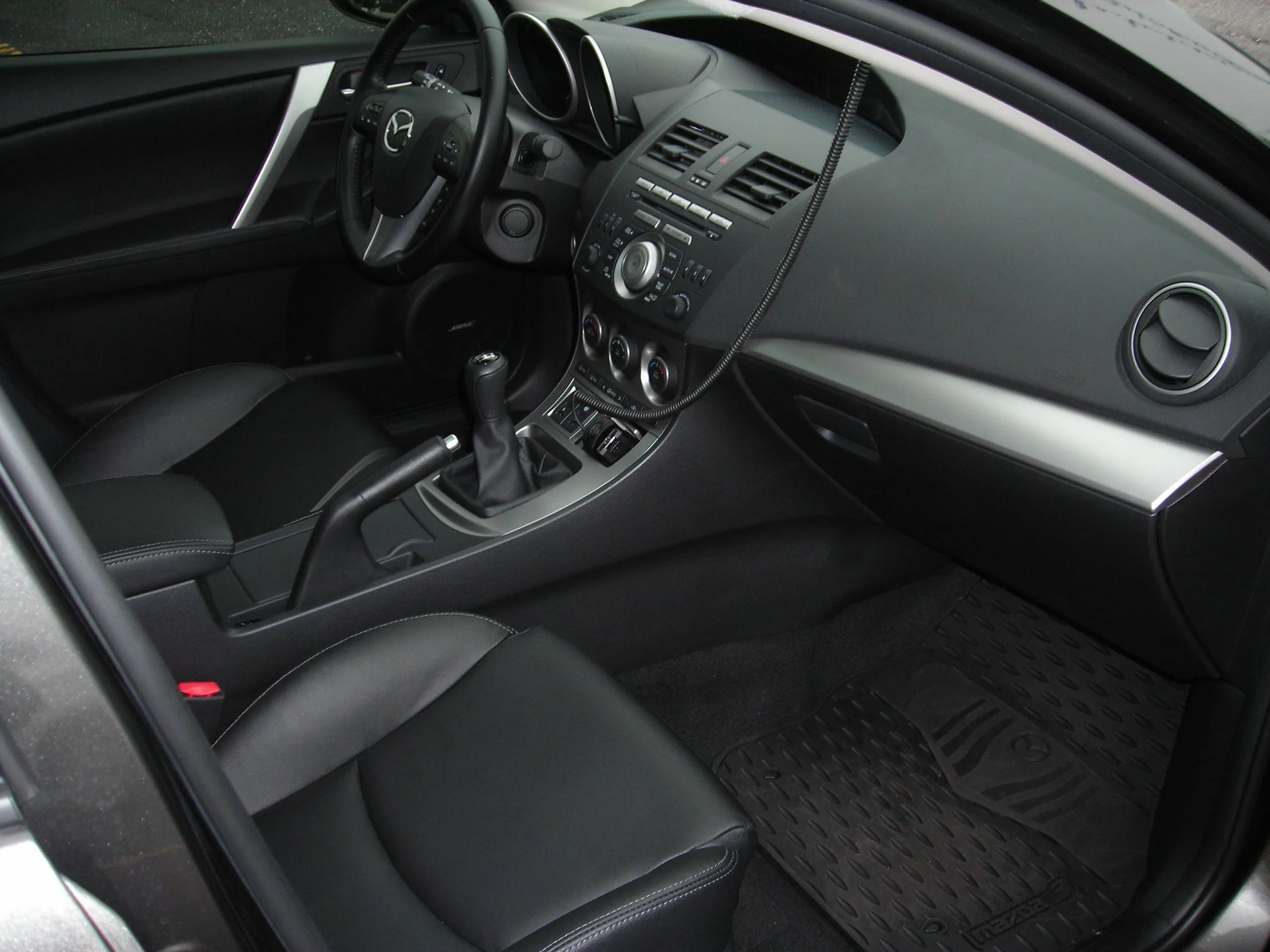 my 2010 Mazda 3 pics 016.jpg