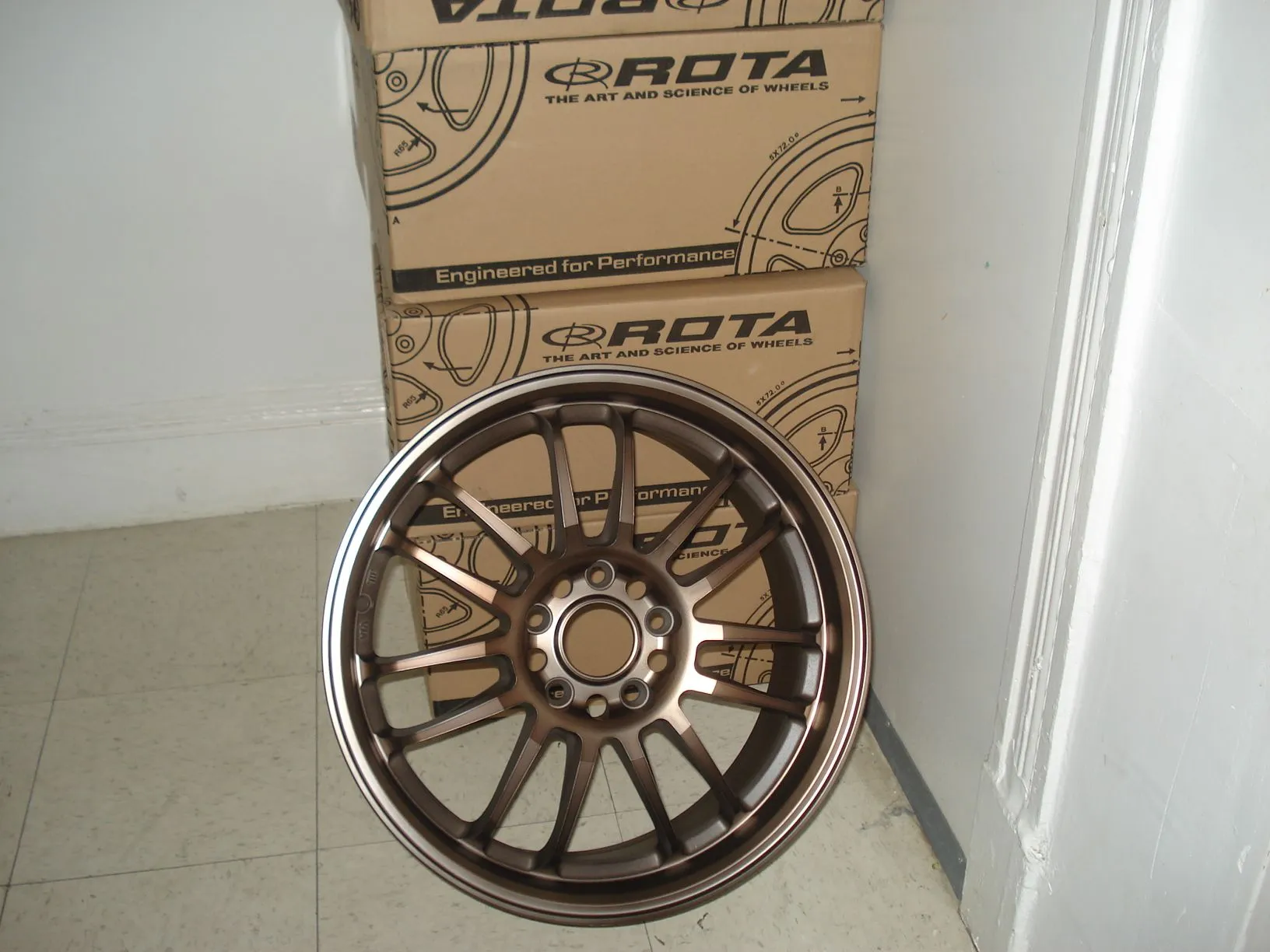 my rota rims 002.JPG