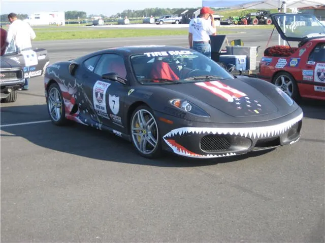 njmotorsportspark_may_06_2010_09_ferrari_640_480.jpg