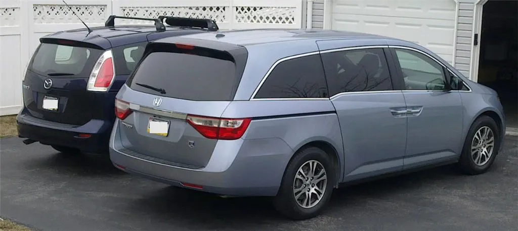 odyssey_mazda5_12252010269_cleaned.jpg