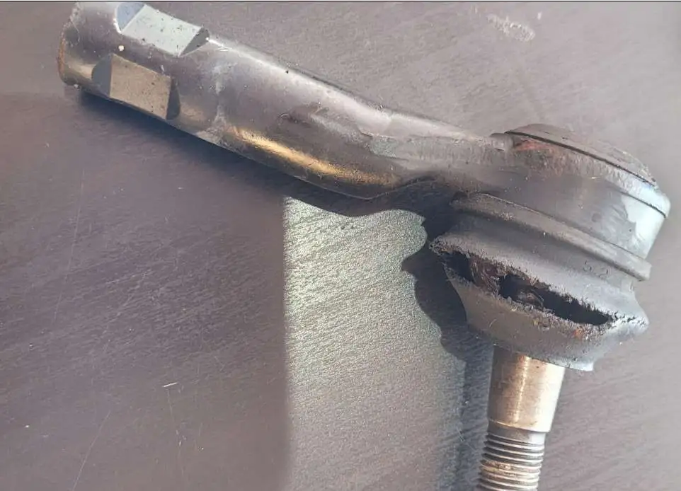 outer tie rods.jpg