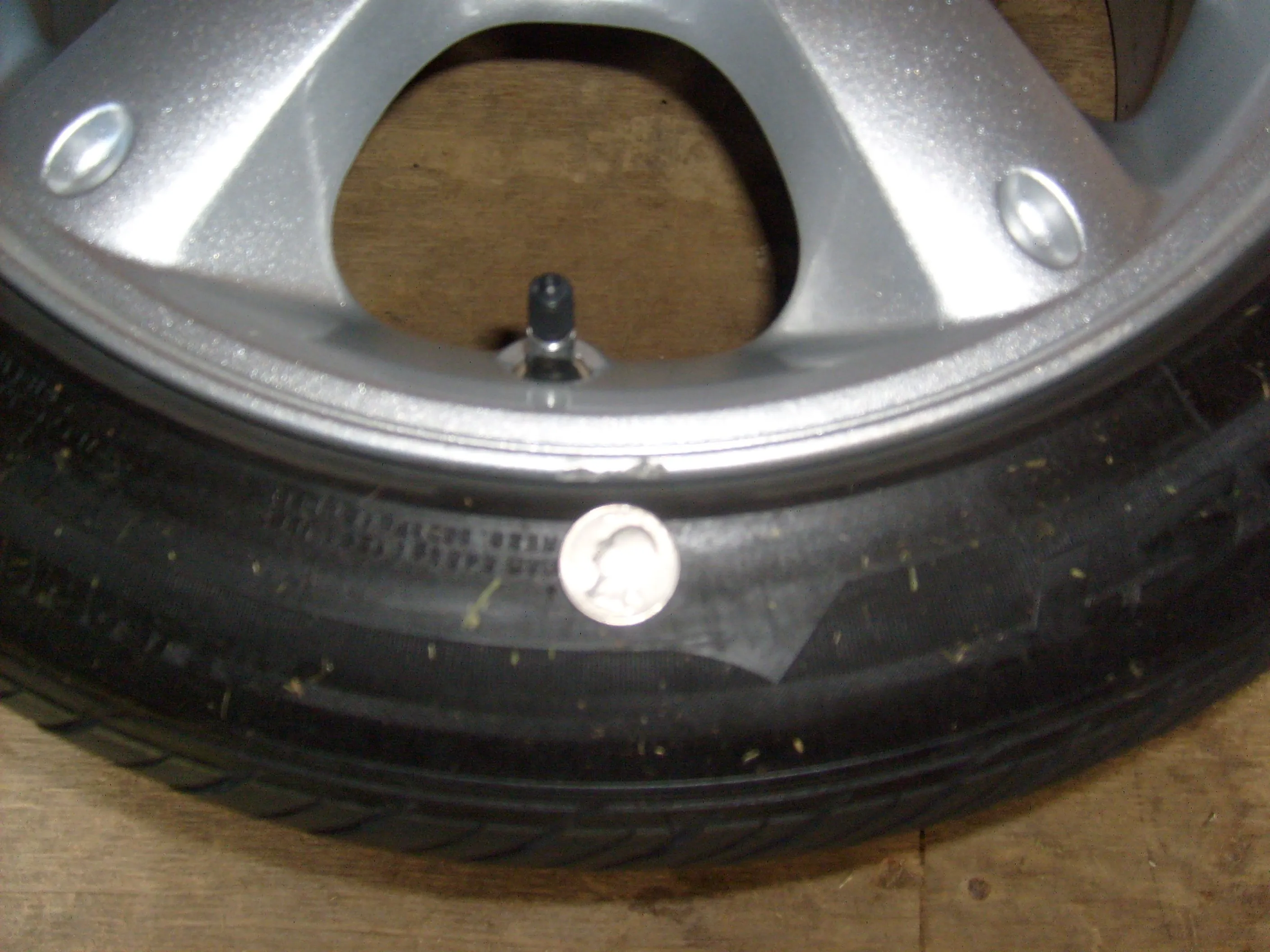 P5 - 2005 Mazda Tribute Wheels - Craigslist 002.jpg