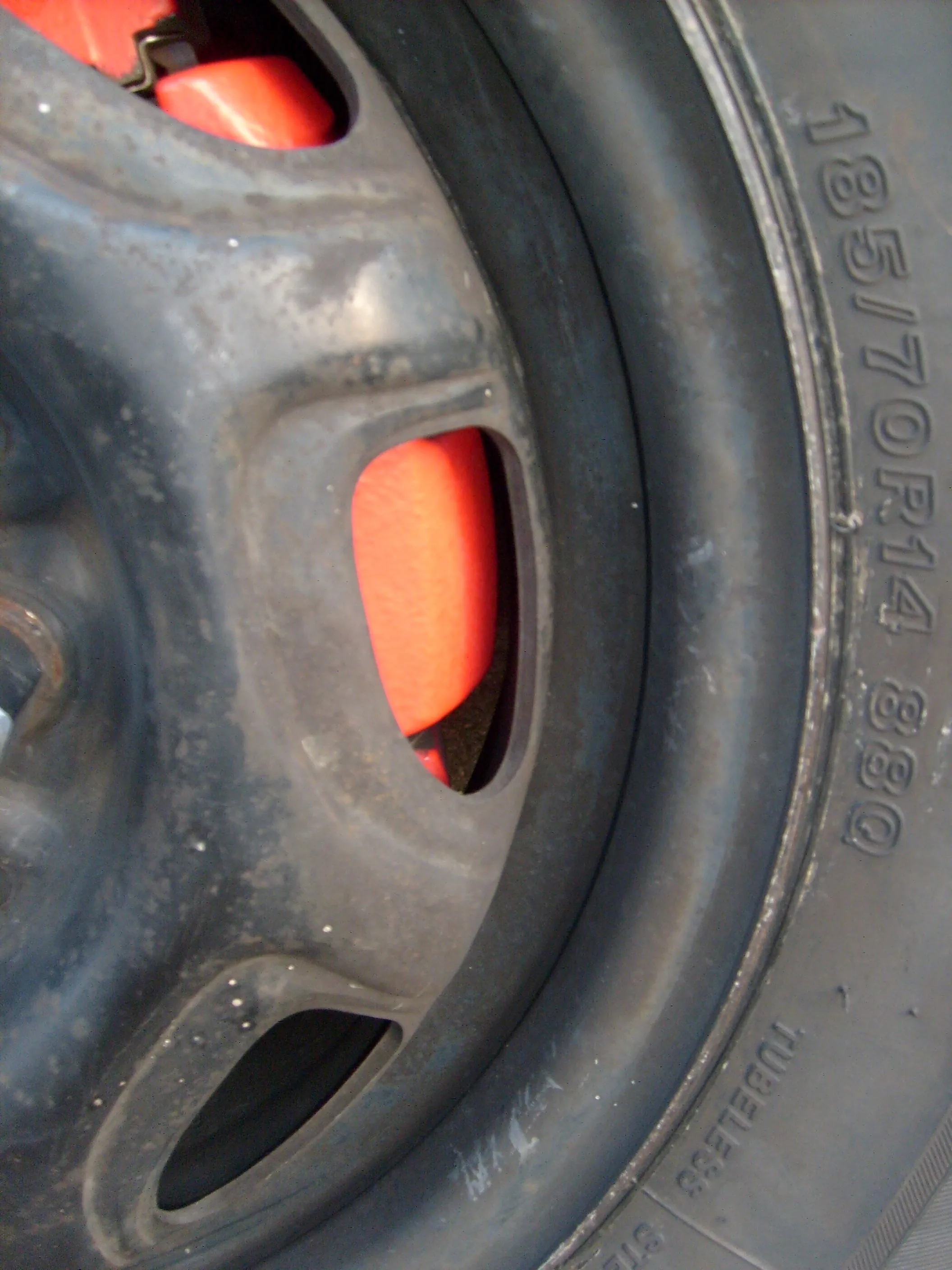 P5 - Caliper Clearance with 14 Steel Wheels 005.jpg