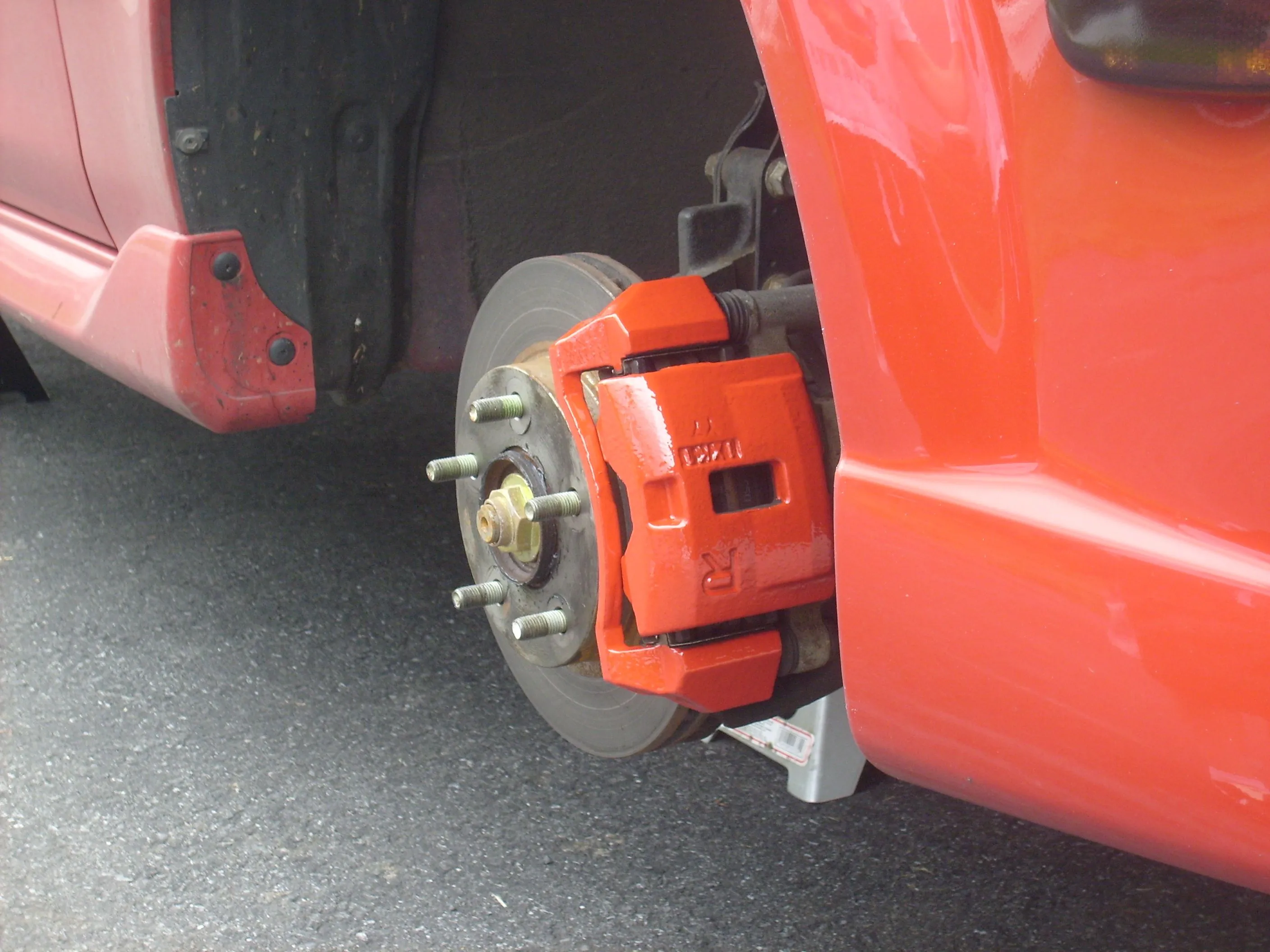 P5 - PS Front Painted Brakes Front View.jpg