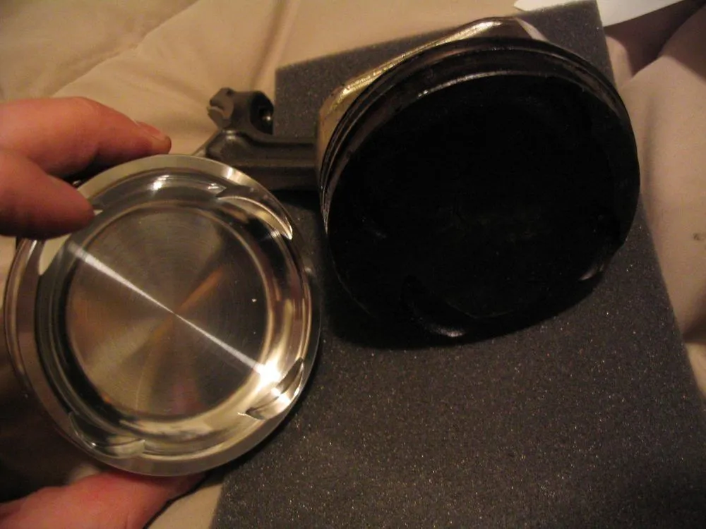 piston tops.jpg
