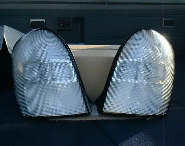 RearTailLight-02.JPG