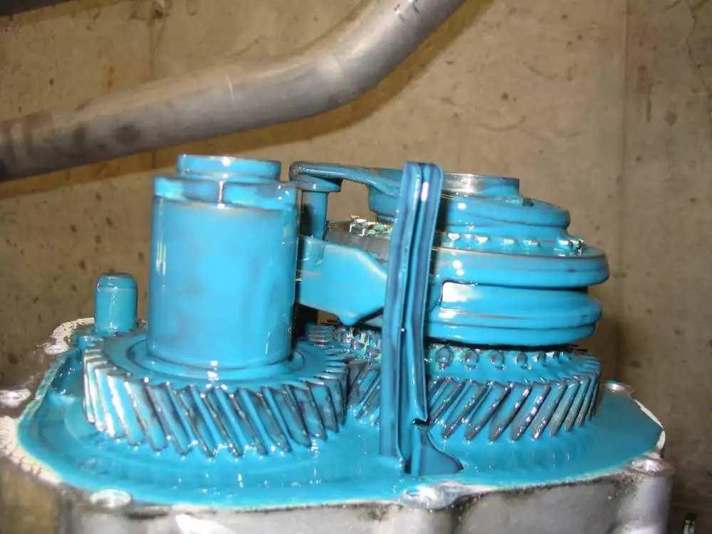 rev gears close 2.webp