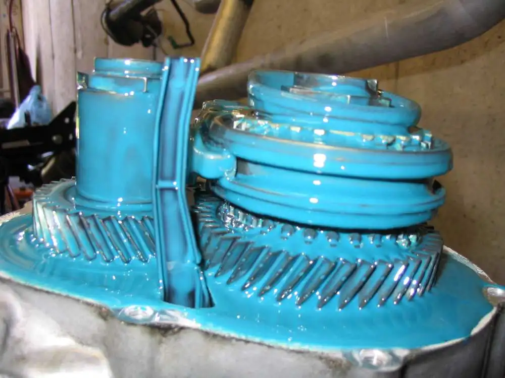 rev gears close.webp