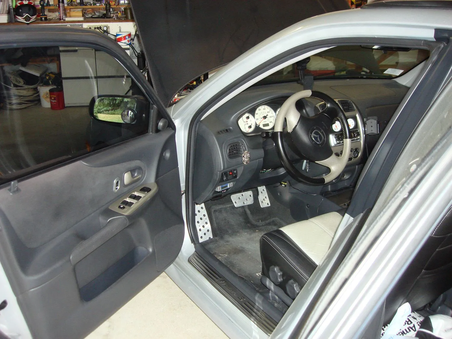 sub mb quatrs interior.jpg