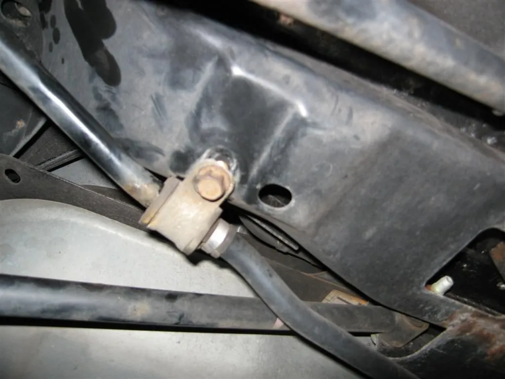 swaybar bushing 002 (Large).jpg