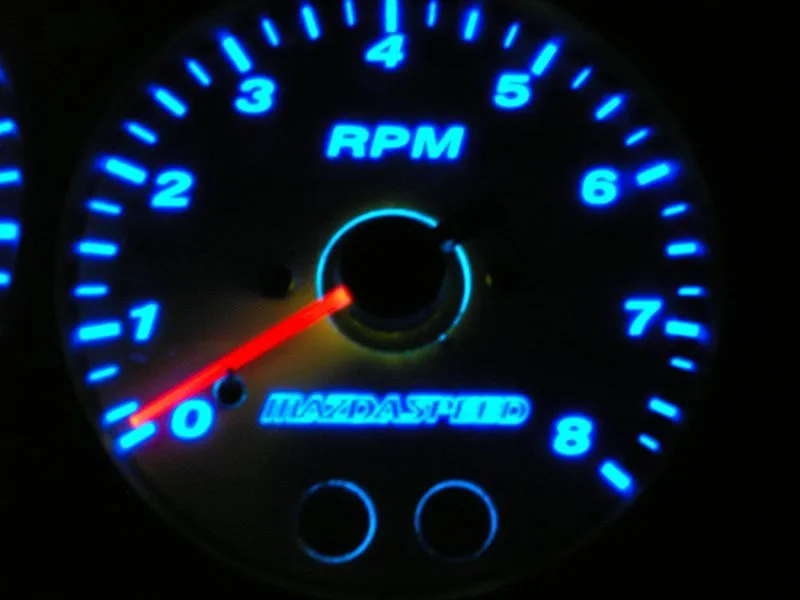 Tach.jpg