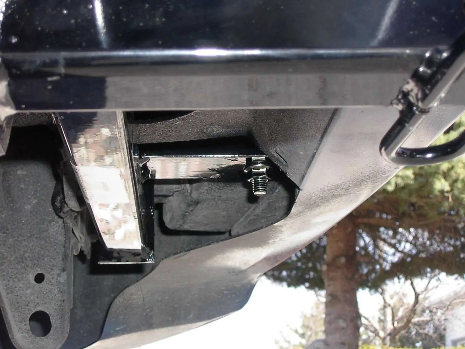 under bumper hitch 3.jpg
