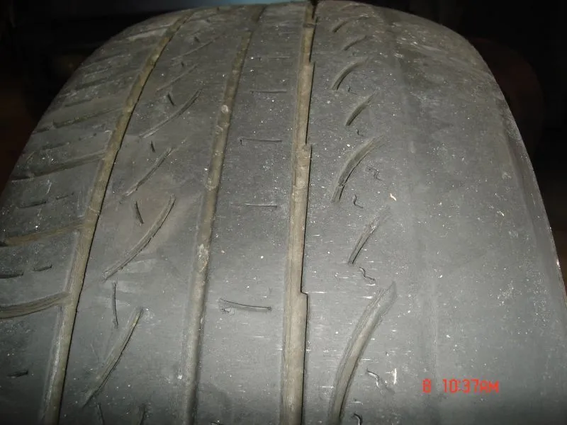 worn tire2.JPG