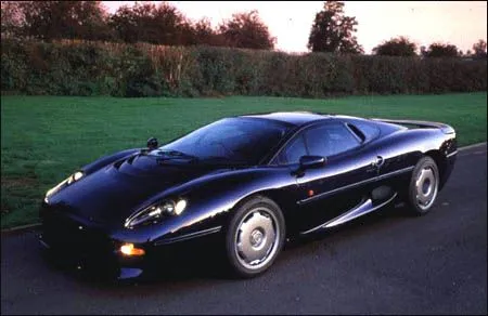 xj220full7.webp
