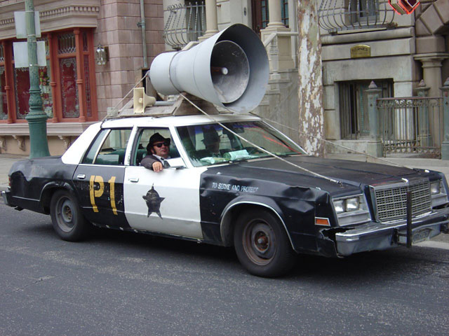 bluesmobile_speaker_1974_dodge_monaco.jpg