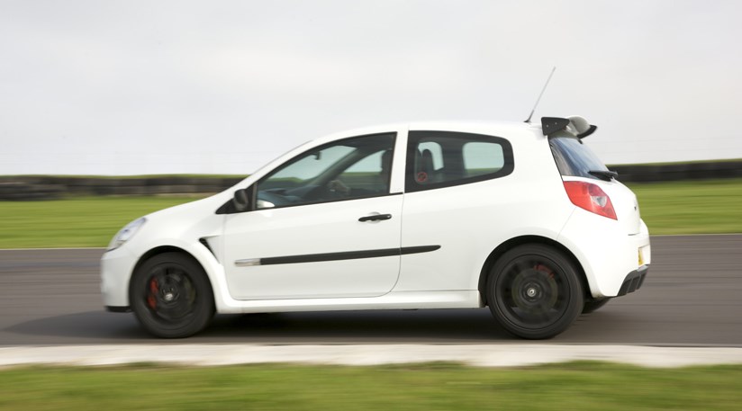 02RenaultClioCupcarreview.jpg
