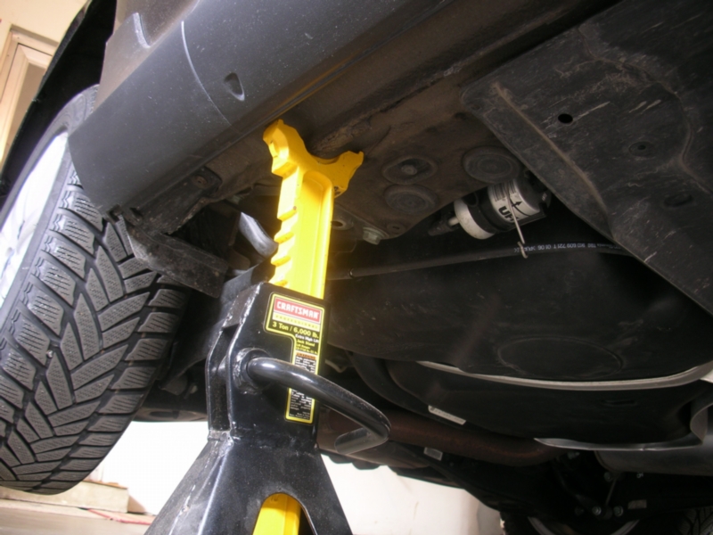 06GTI_jacking_r_stand_loaded.JPG