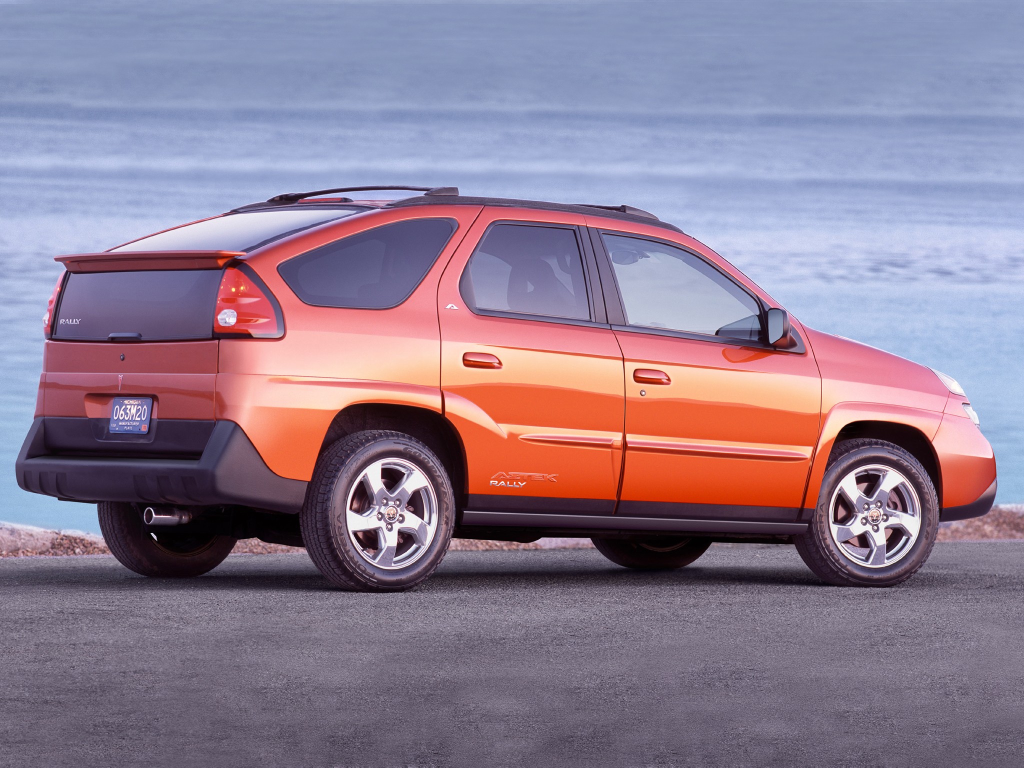 PONTIAC-Aztek-1112_12.jpg