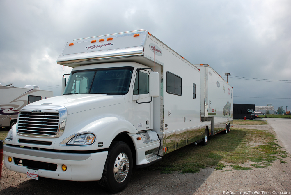 rv-toterhome-and-toy-hauler-trailer.jpg