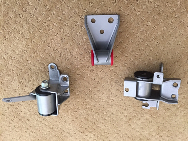 1999-2003 Mazda Protege AWR Racing motor mounts (3).