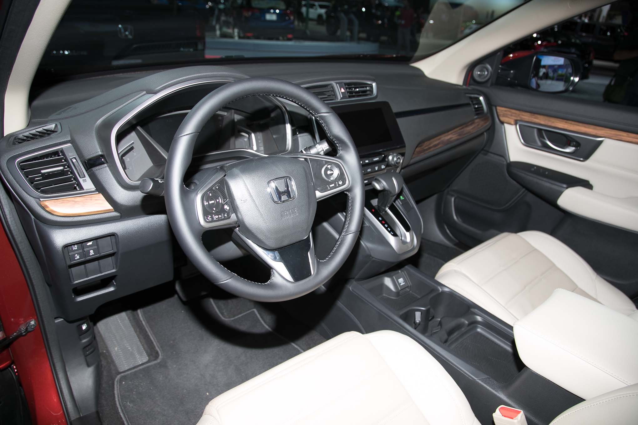 2017-Honda-CR-V-steering-wheel.jpg