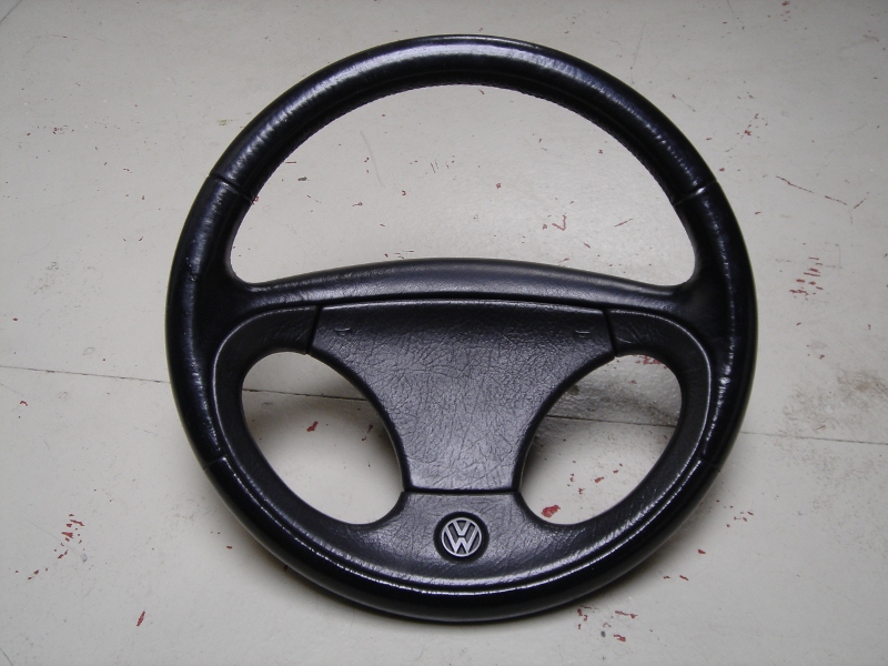 corradostocksteeringwheel.jpg