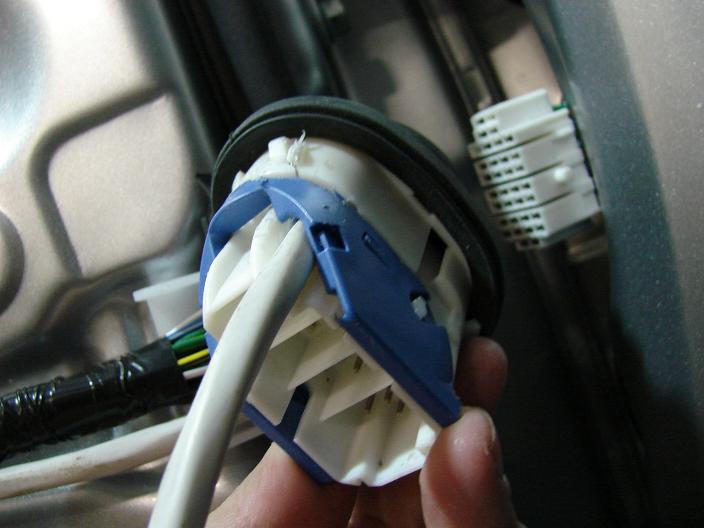 wire_running21_by_Fourthmeal.jpg