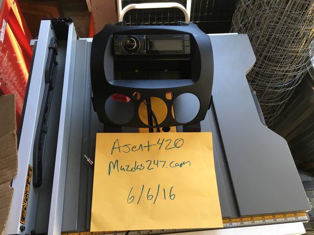 FS: Kenwood KDC-BT948HD plus wiring harness plus Metra dashkit